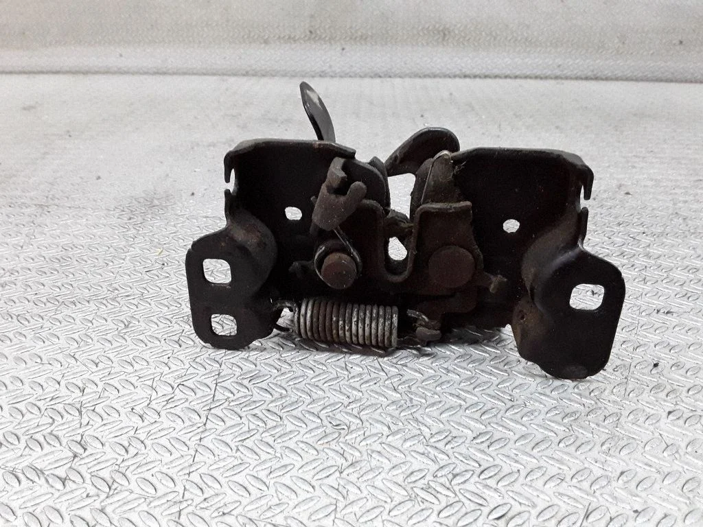 Engine bonnet/hood lock/catch