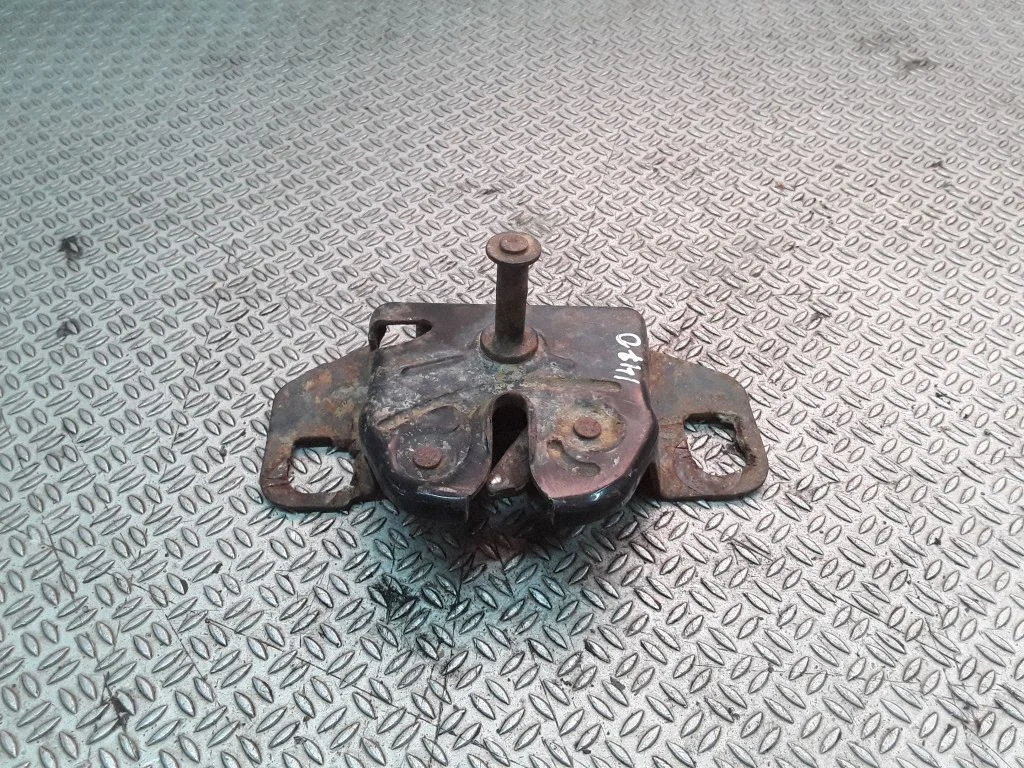 Engine bonnet/hood lock/catch
