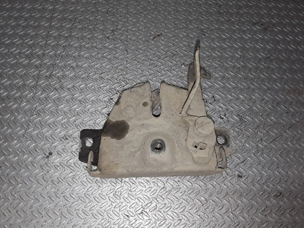 Engine bonnet/hood lock/catch