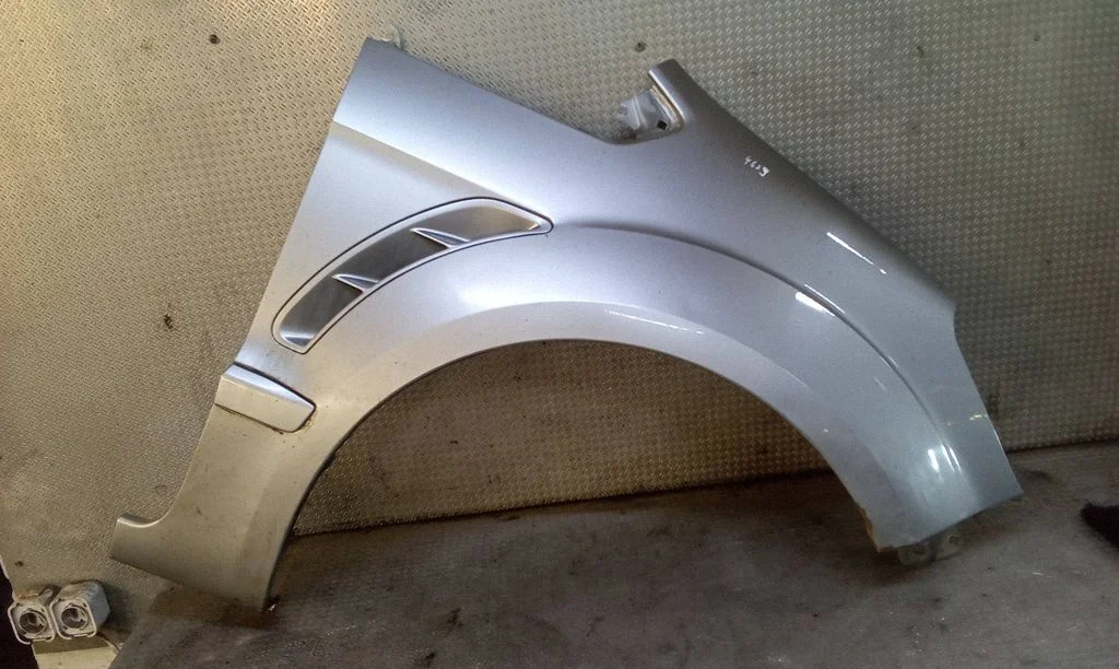 Fender – right