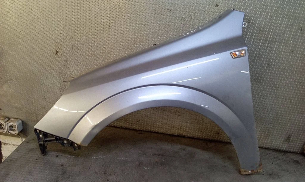 Fender – left