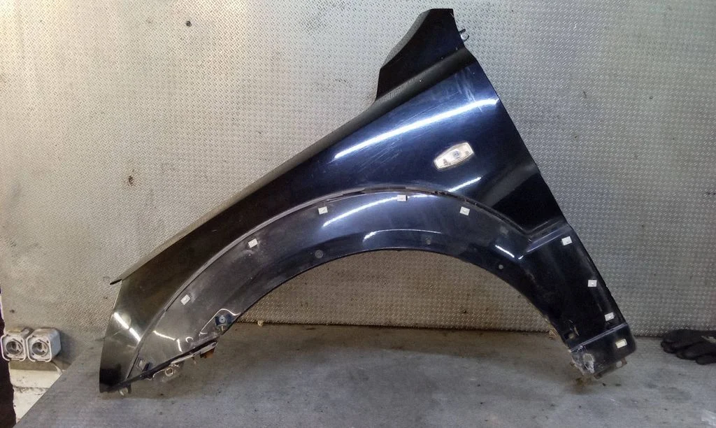 Fender – left
