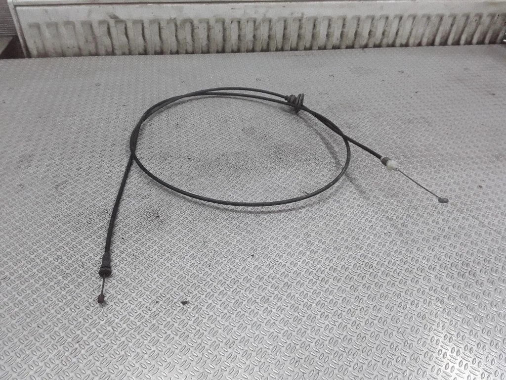 Engine bonnet/hood lock release cable
