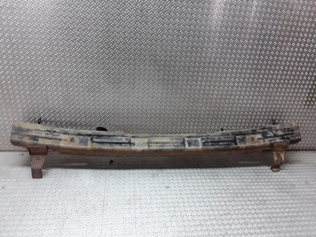 Rear bumper mounting bracket
