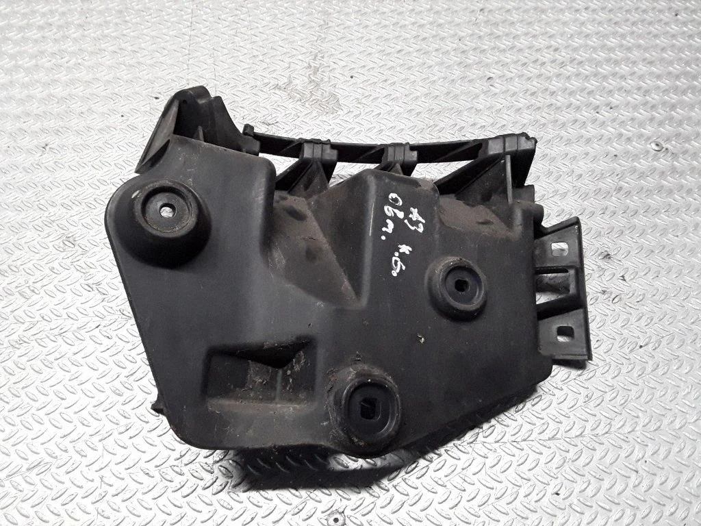 Rear bumper mounting bracket 8P4807393