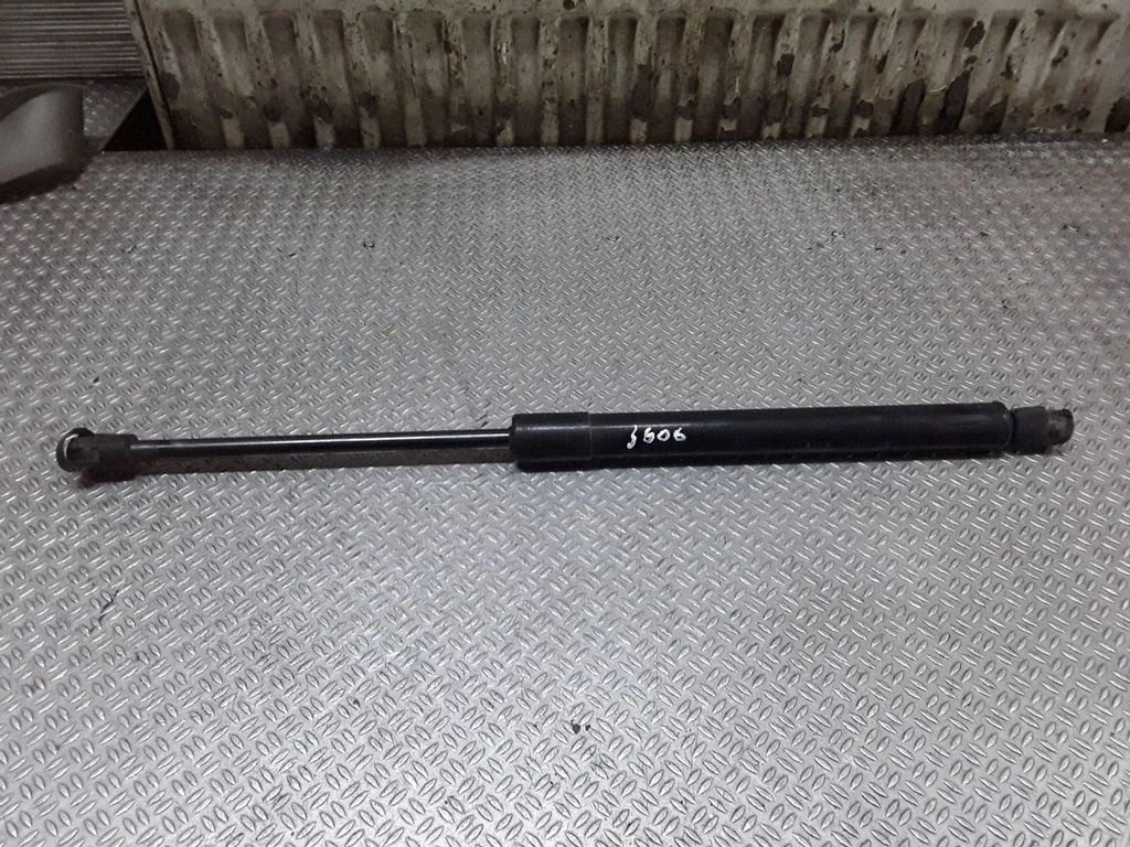 Tailgate/trunk strut/damper 817700W000