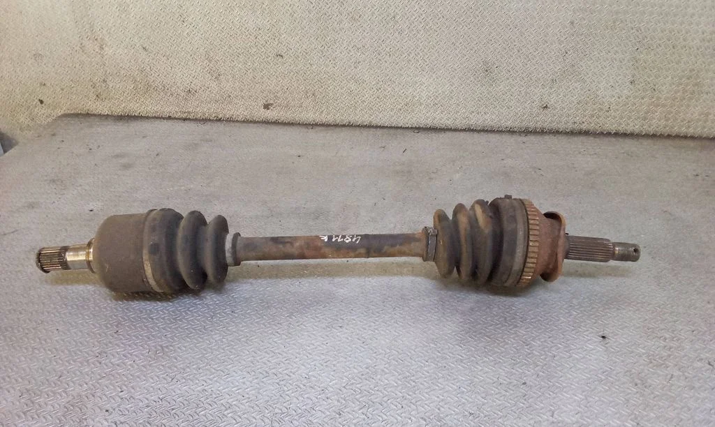 Front driveshaft – left
