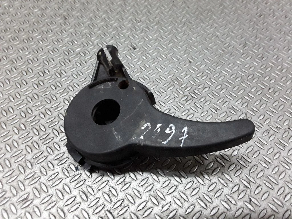Engine bonnet (hood) release handle