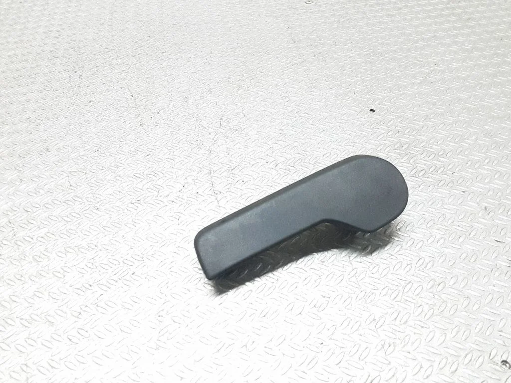 Engine bonnet (hood) release handle – Volkswagen Polo IV 9N3 (2005-2009)