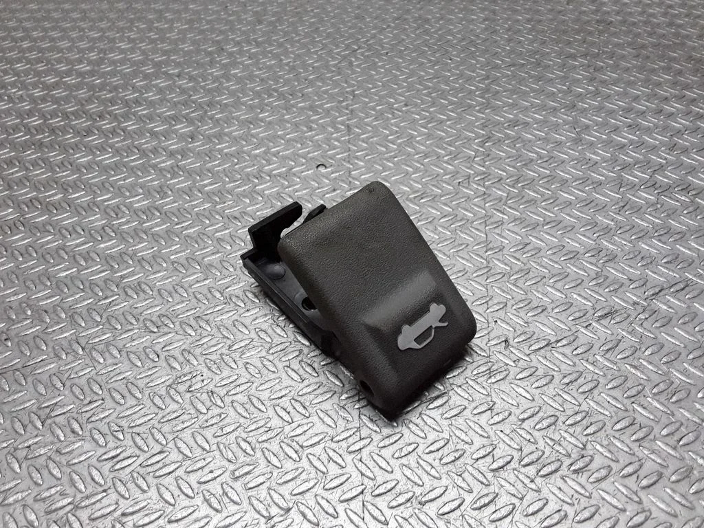 Engine bonnet (hood) release handle