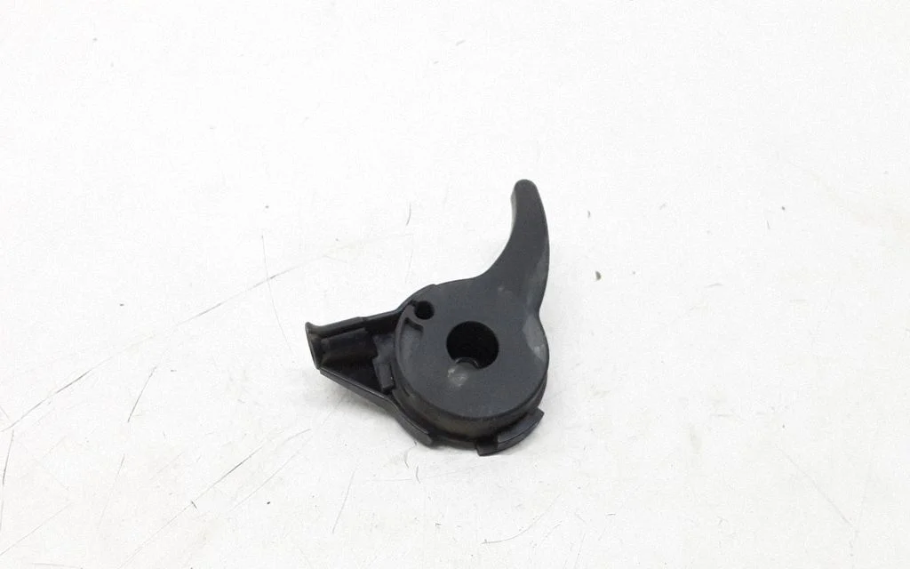 Engine bonnet (hood) release handle