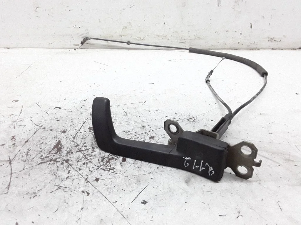 Engine bonnet (hood) release handle