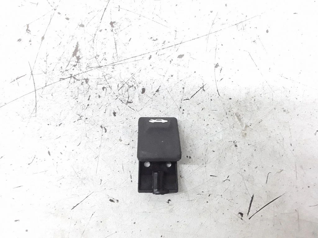 Engine bonnet (hood) release handle 8118234000