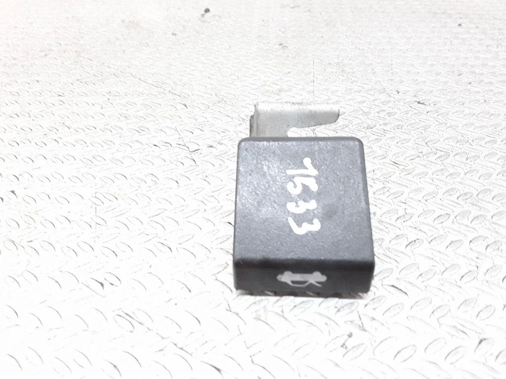 Engine bonnet (hood) release handle – Opel Frontera B (1998-2004)