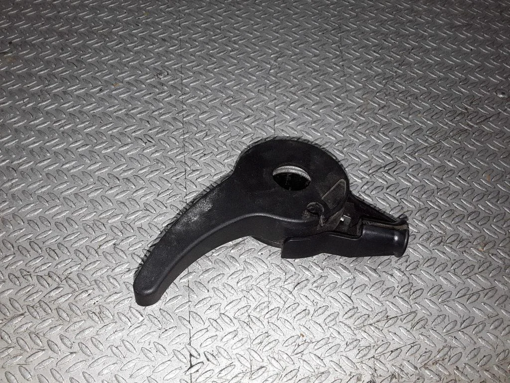 Engine bonnet (hood) release handle