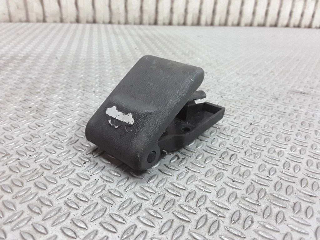 Engine bonnet (hood) release handle