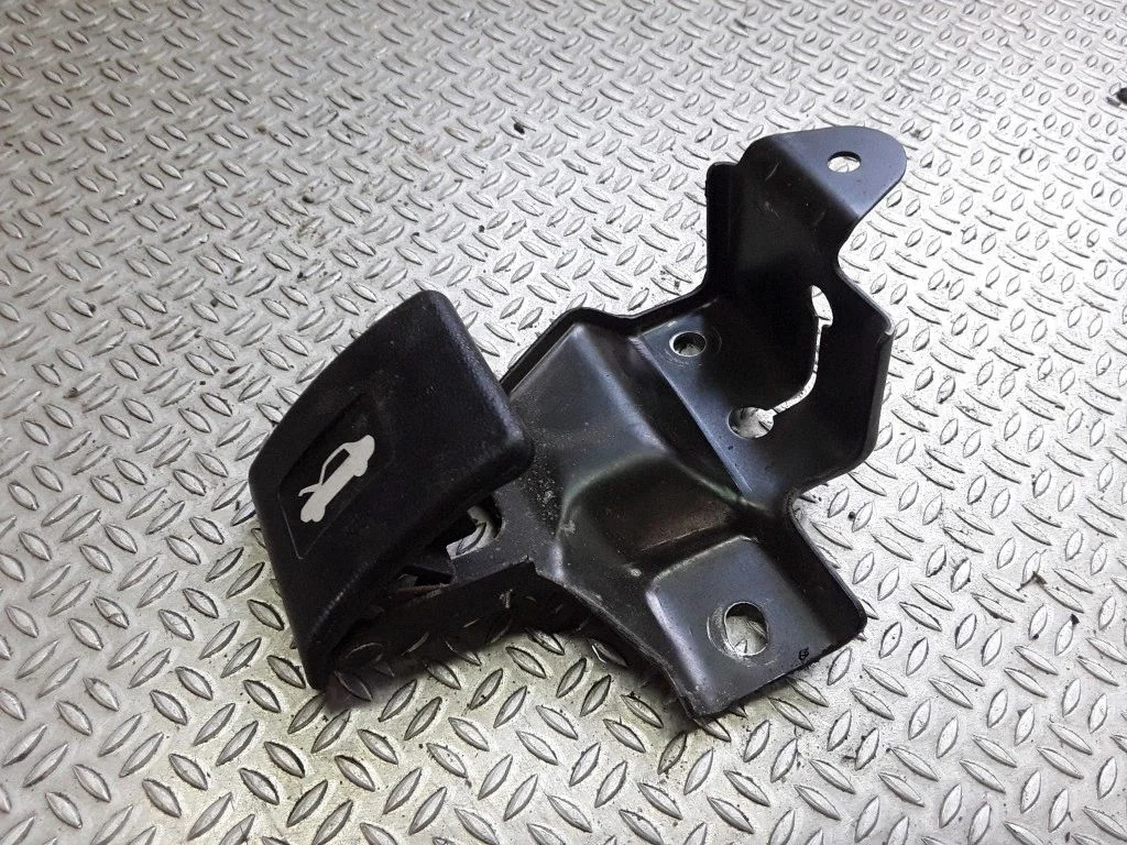 Engine bonnet (hood) release handle