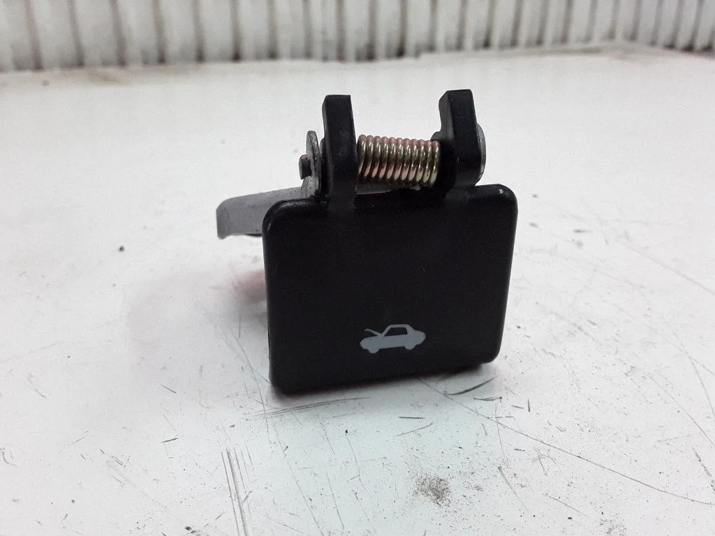 Engine bonnet (hood) release handle