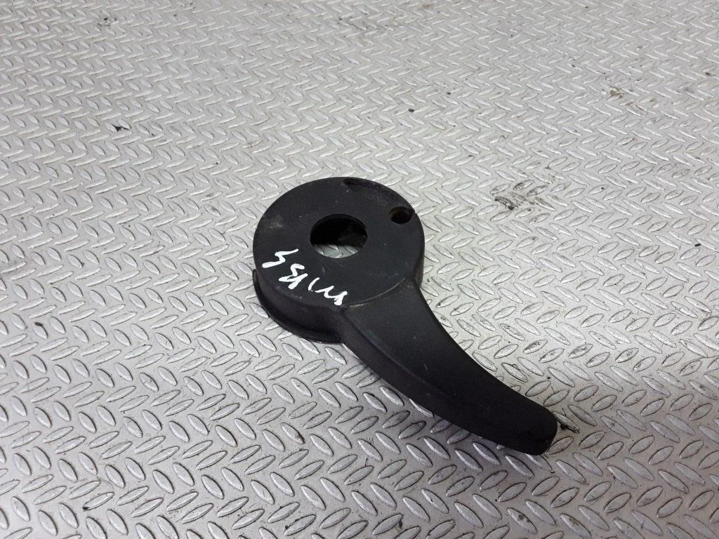 Engine bonnet (hood) release handle
