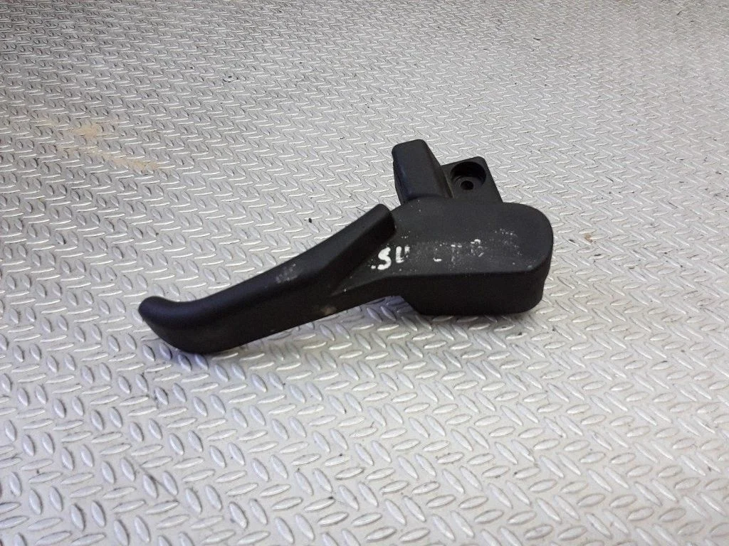 Engine bonnet (hood) release handle 3B2823533