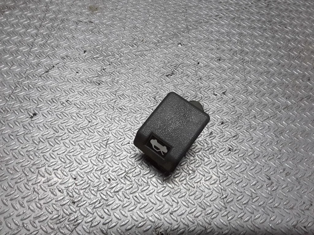 Engine bonnet (hood) release handle