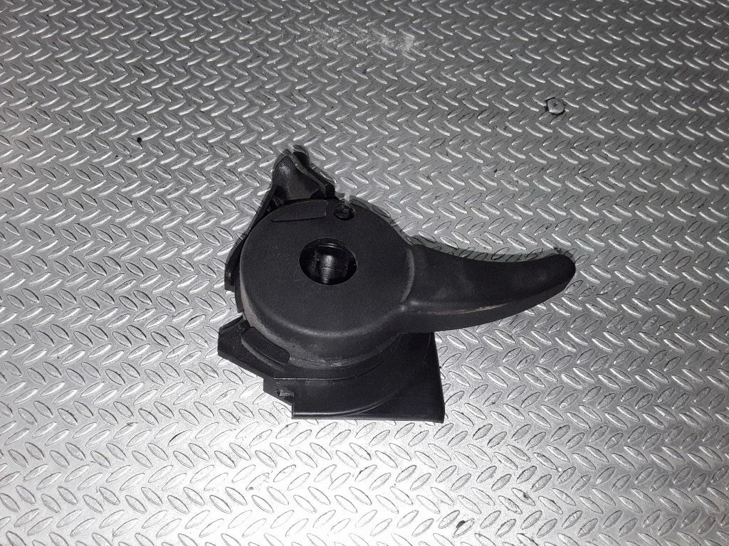 Engine bonnet (hood) release handle