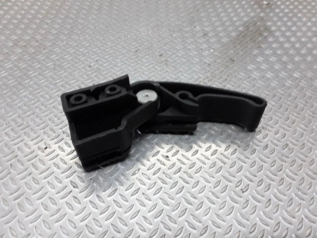 Engine bonnet (hood) release handle – Ford Galaxy (2000-2006)
