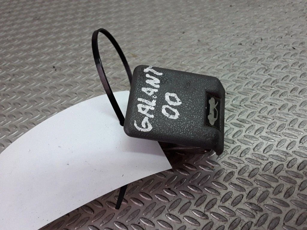 Engine bonnet (hood) release handle