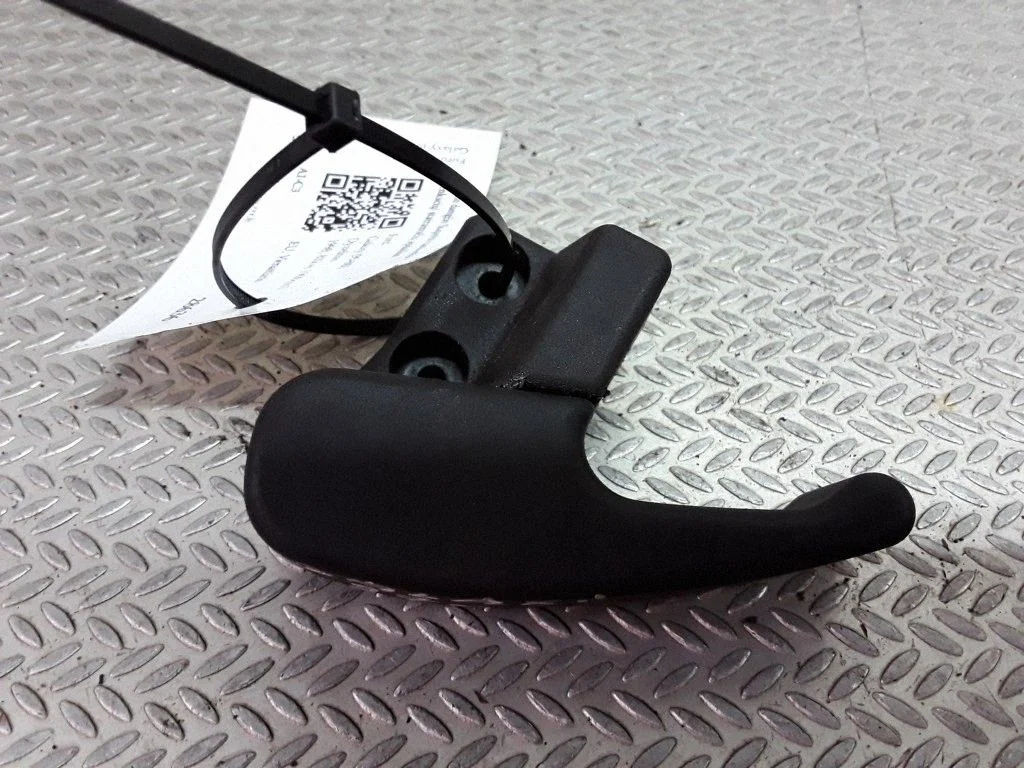 Engine bonnet (hood) release handle