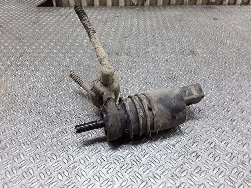 Windscreen/windshield washer pump