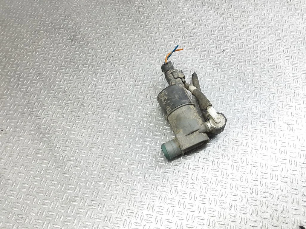 Klaasipesuvedeliku pump (klaaside) – Nissan Pathfinder R51 (2005-2012)
