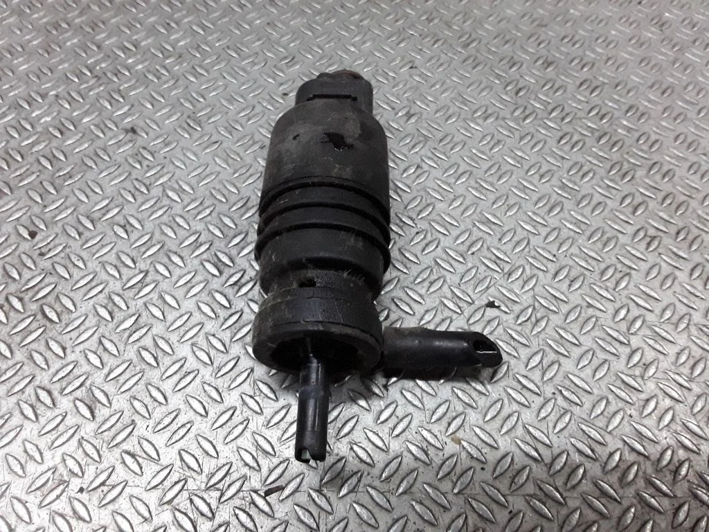 Windscreen/windshield washer pump