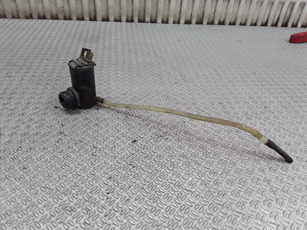 Windscreen/windshield washer pump