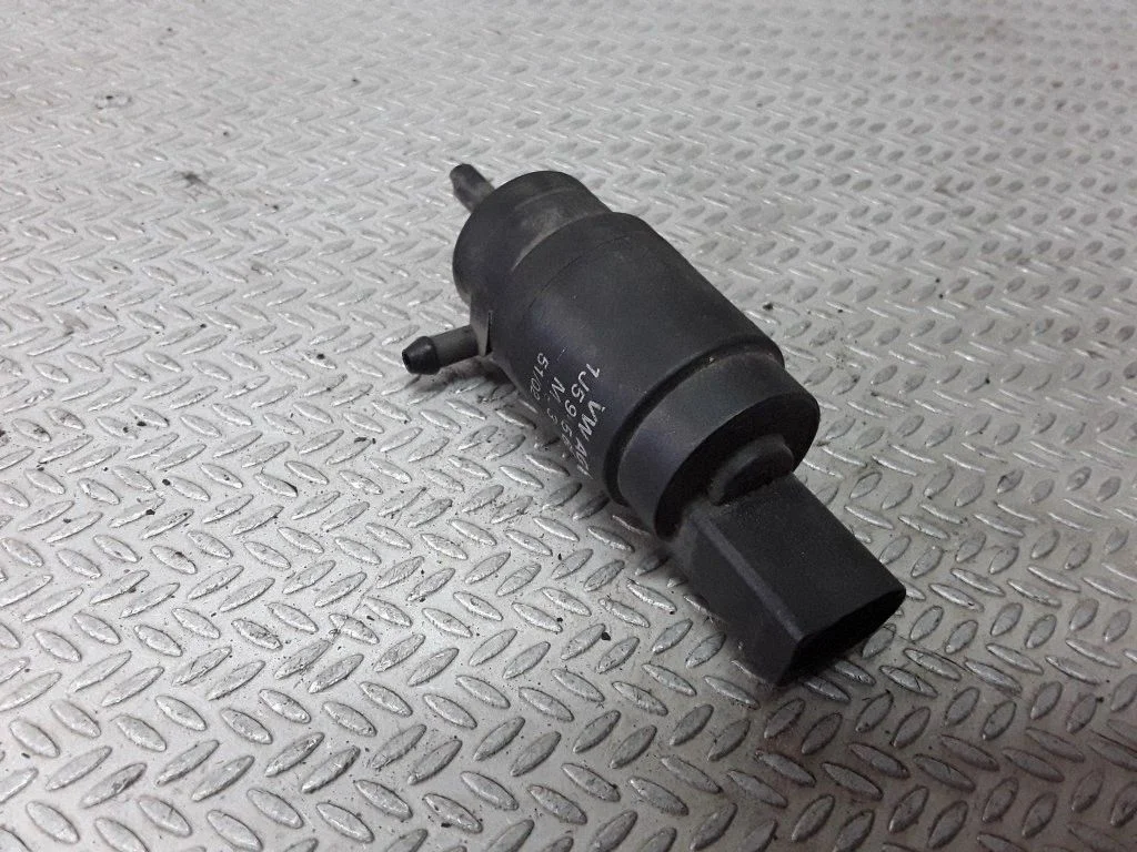 Windscreen/windshield washer pump
