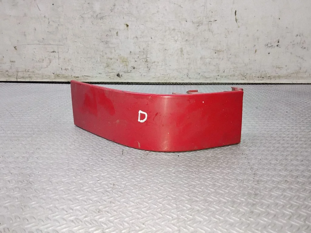 Rear/tail light trim molding – Volkswagen Sharan (2001-2010)