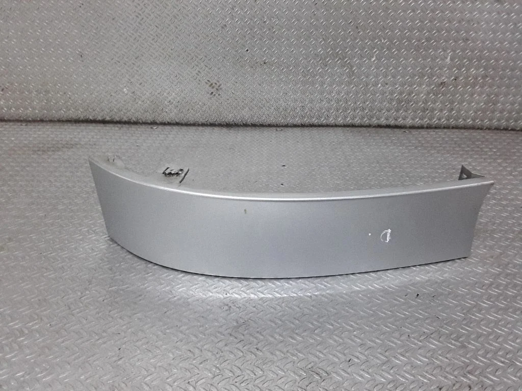 Listwa lampy tylnej 8L0807872C