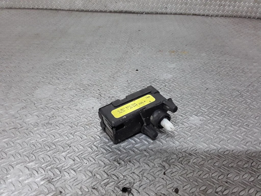 Headlight level adjustment motor 1J0941295A