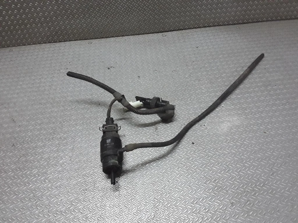 Windscreen/windshield washer pump 24433253
