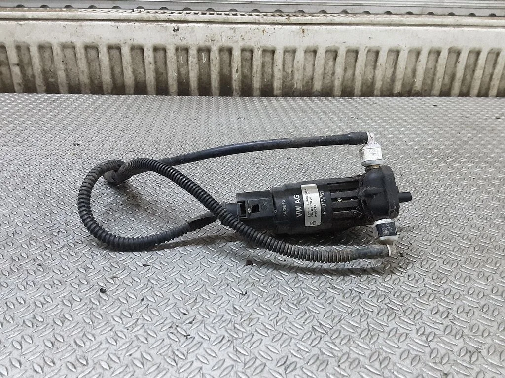 Klaasipesuvedeliku pump (klaaside) – Volkswagen Lupo (1998-2005)