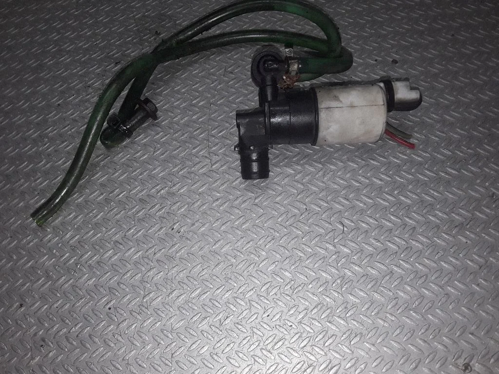 Windscreen/windshield washer pump