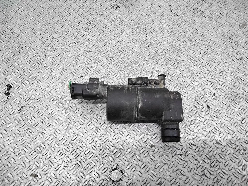 Klaasipesuvedeliku pump (klaaside) – Citroen C3 (2002-2004)