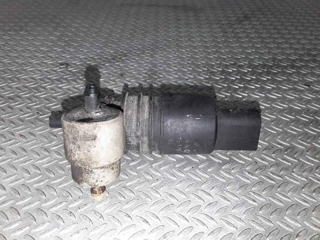 Windscreen/windshield washer pump