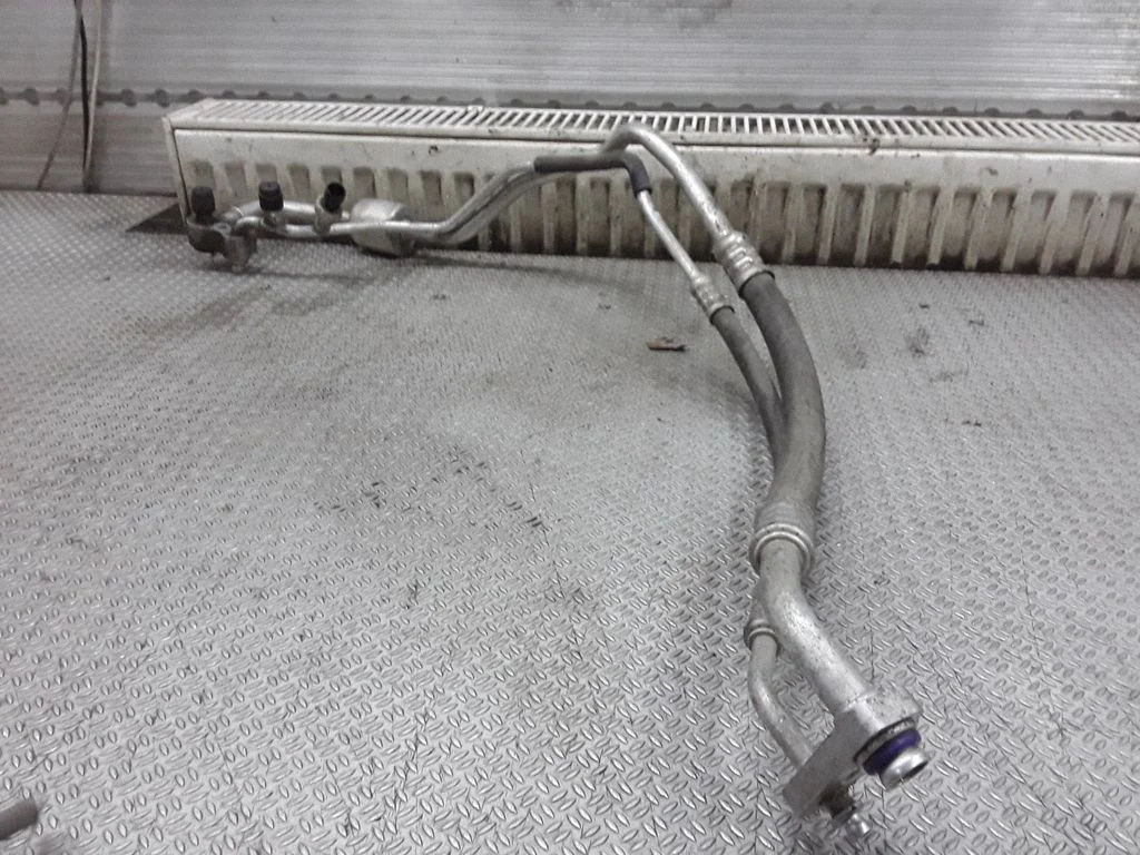 Air conditioning (A/C) pipe/hose