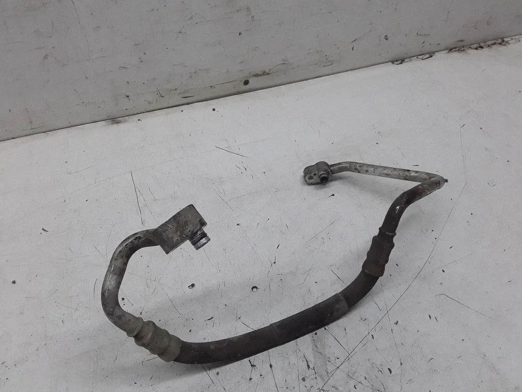 Air conditioning (A/C) pipe/hose