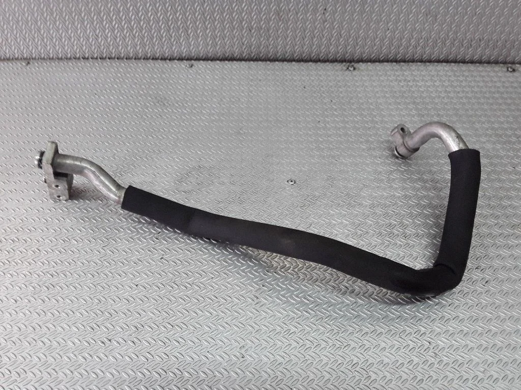 Air conditioning (A/C) pipe/hose