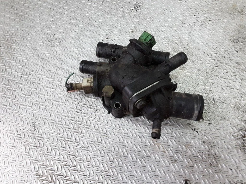 Thermostat/thermostat housing 8200065390