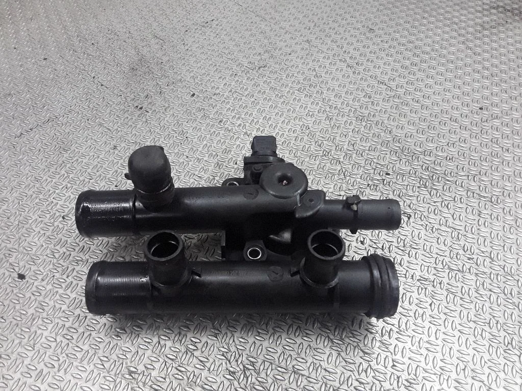 Thermostat/thermostat housing – Renault Espace - Grand espace IV (2004-2014)