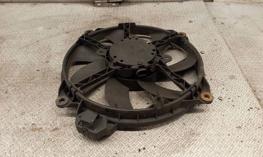 Electric radiator cooling fan