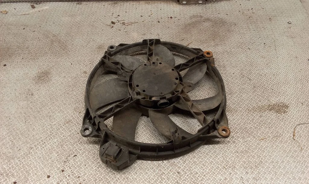 Electric radiator cooling fan