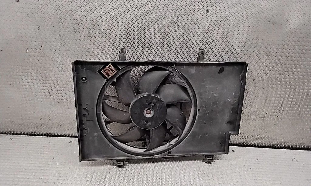 Elektriline radiaatori jahutusventilaator 8V518C607EF